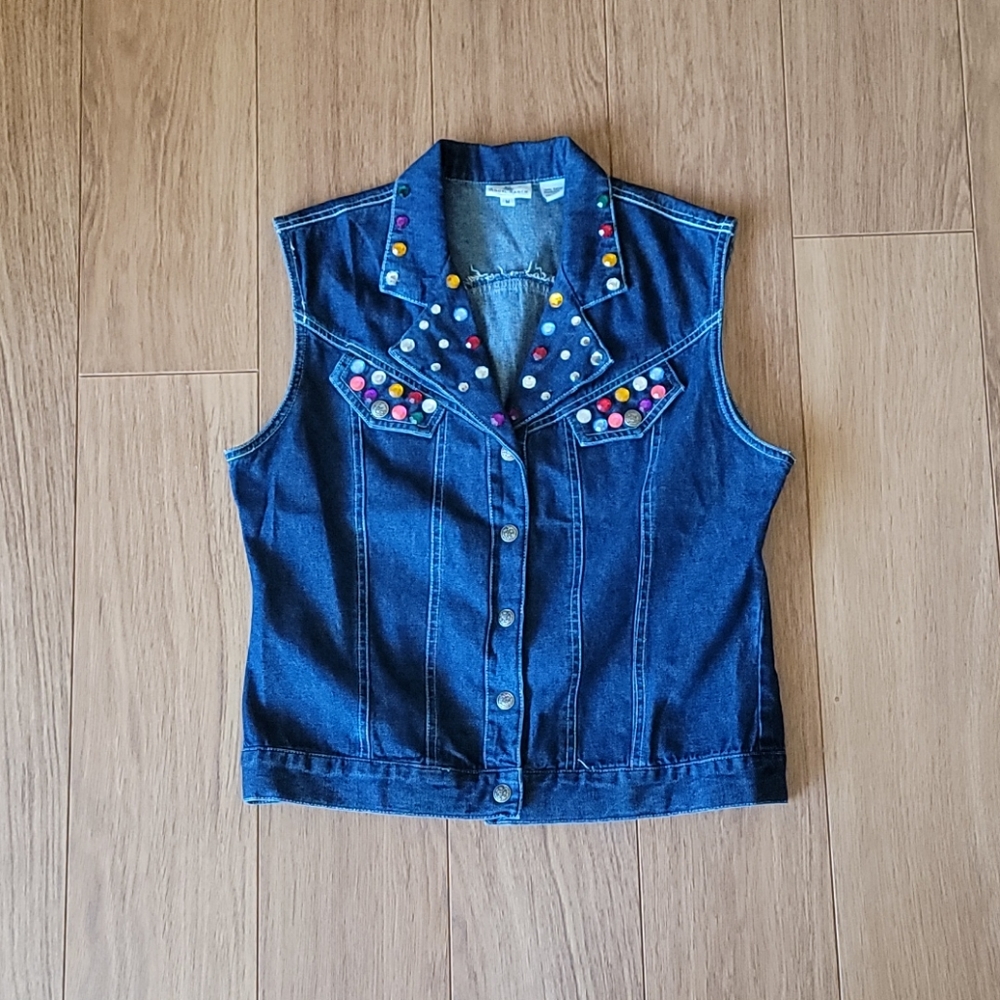 Denim Vest w/  Rinstones 🌈